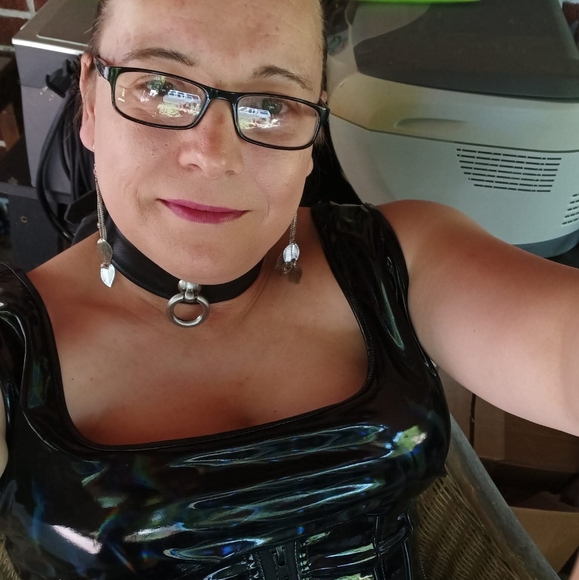 Meet your Posher, Flo - Picture 4 of 11